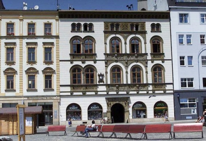 Koalice ČSSD, ODS, KDÚ-ČSL a TOP09 od roku 2006 rozprodaly majetek města Olomouce za téměř miliardu